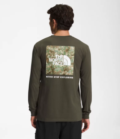 The North Face תיבת nse עם שרוול ארוך